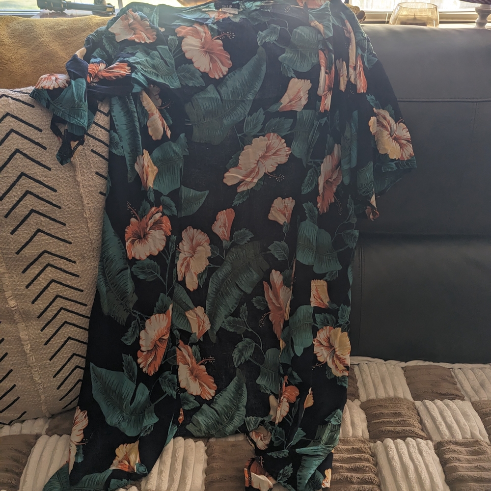 SHEIN ❤️Vibrant Floral Kimono Size Small